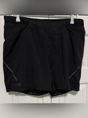 Arc'teryx Motus Running Mens XL Black Lined Reflective Shorts. Waist 36”